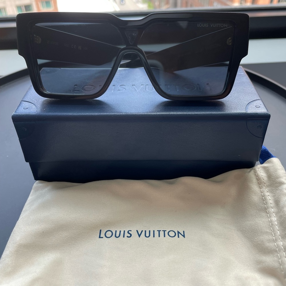LV Clash Mask Sunglasses